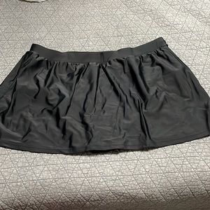 Swim skirt. Black.Size 18W